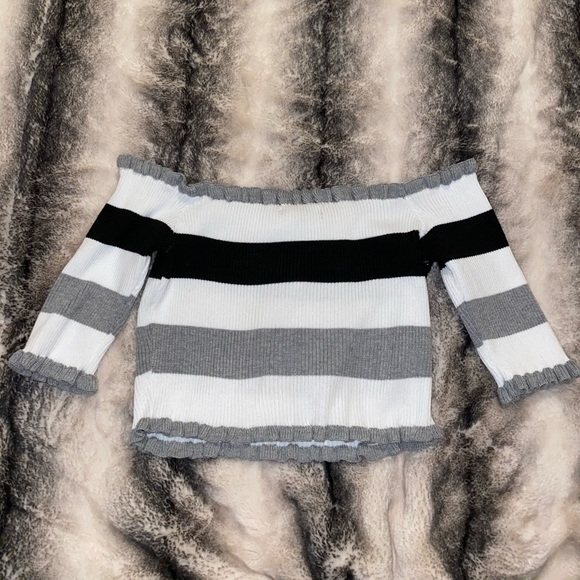 ❣️Comfortable crop top!❣️ - Picture 2 of 3